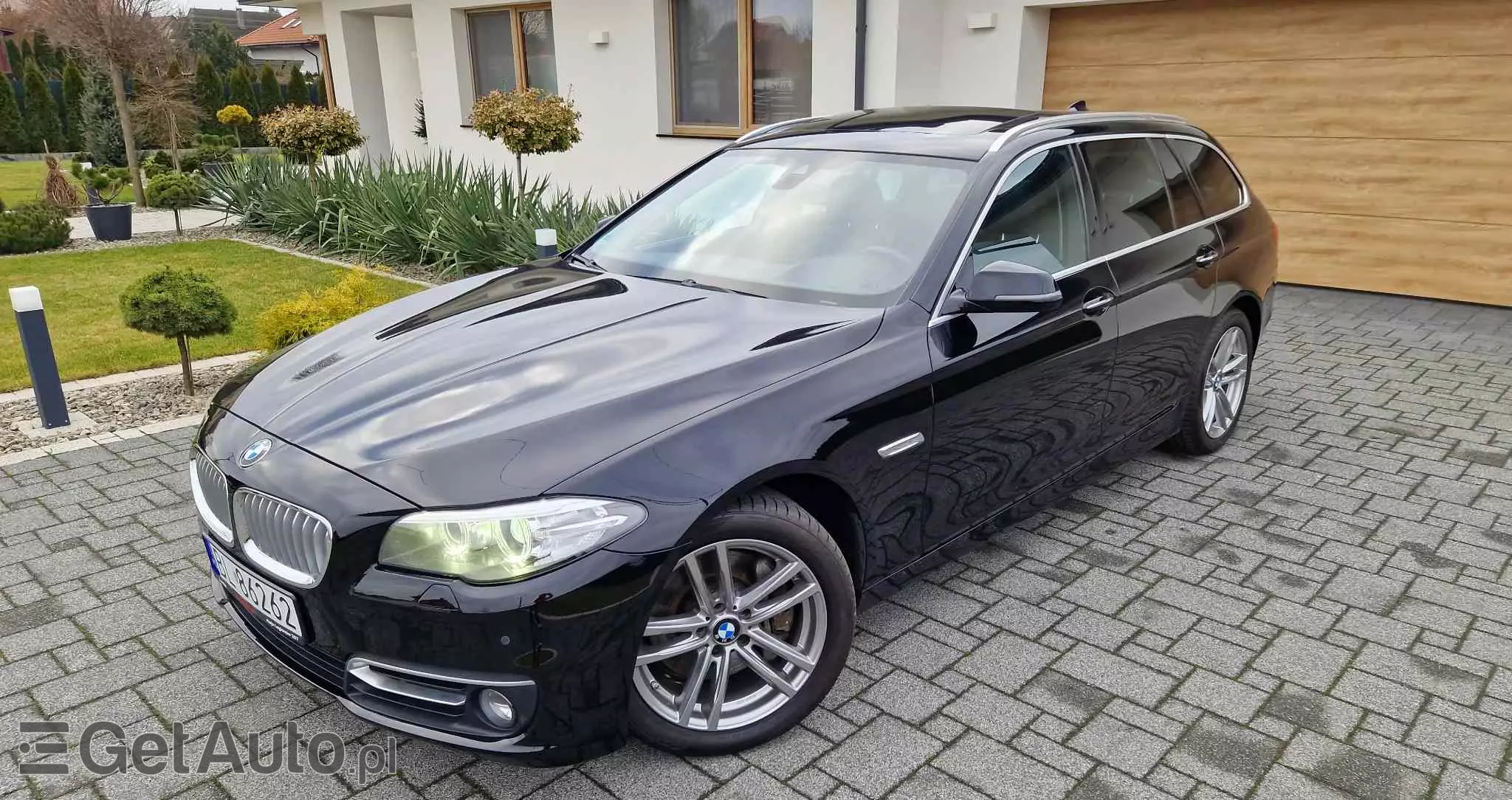 BMW Seria 5 525d xDrive Touring Sport-Aut Luxury Line