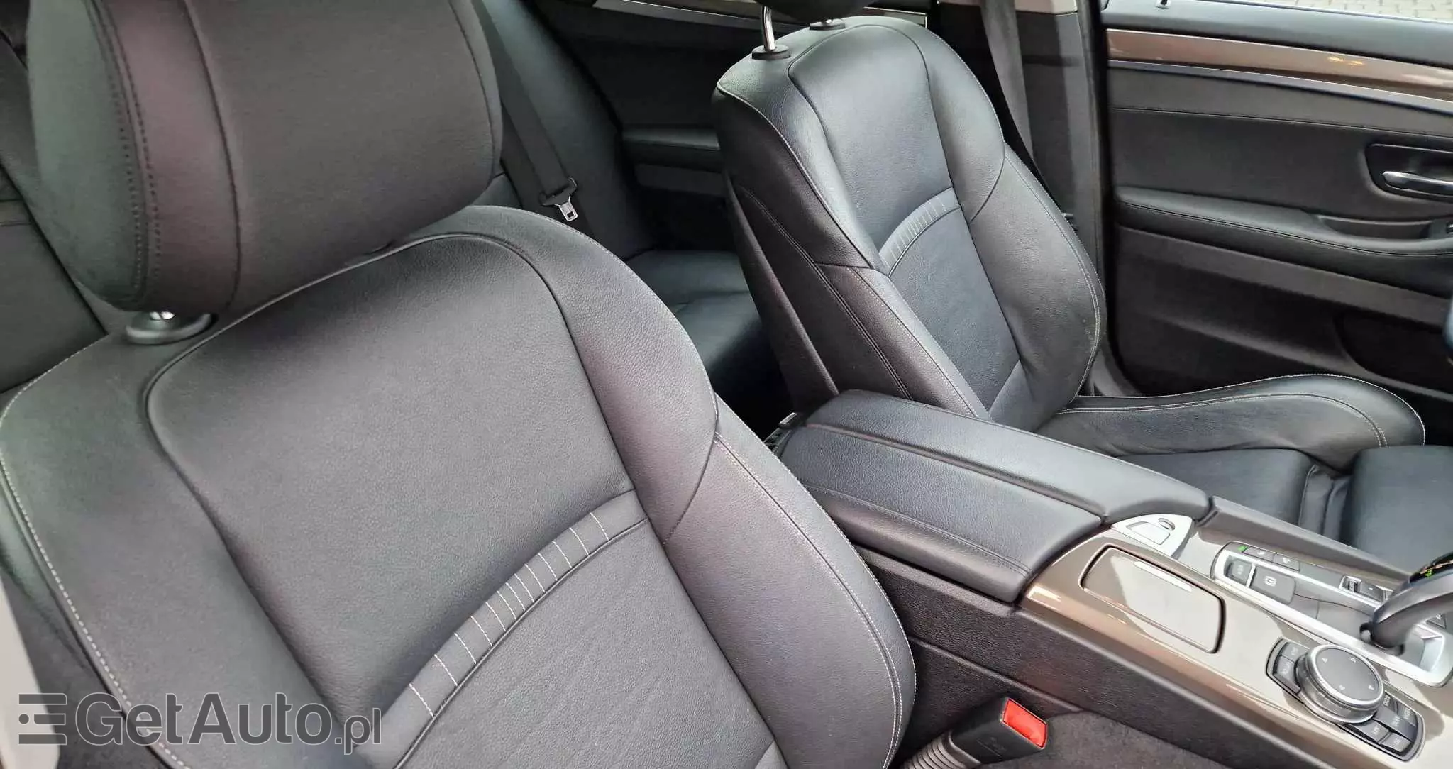 BMW Seria 5 525d xDrive Touring Sport-Aut Luxury Line