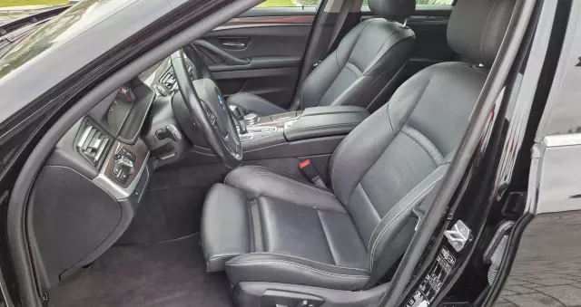 BMW Seria 5 525d xDrive Touring Sport-Aut Luxury Line