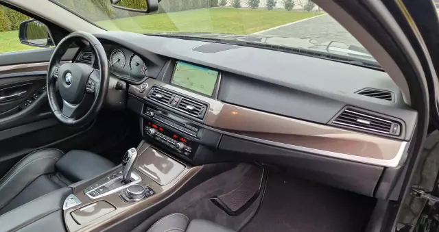 BMW Seria 5 525d xDrive Touring Sport-Aut Luxury Line