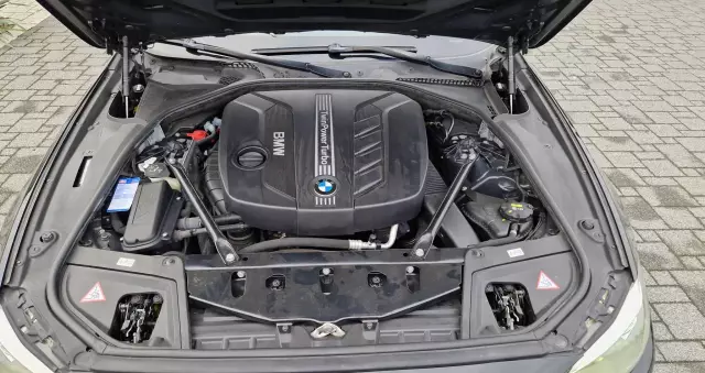 BMW Seria 5 525d xDrive Touring Sport-Aut Luxury Line