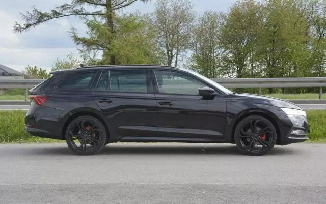 SKODA Octavia 2.0 TDI DSG First Edition