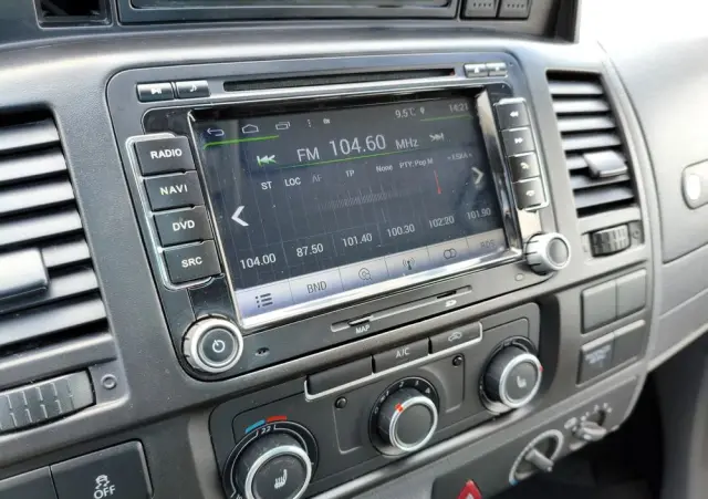 VOLKSWAGEN Transporter 