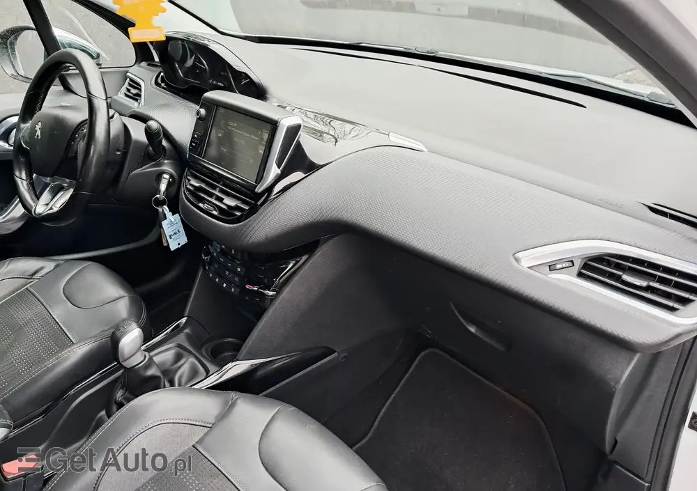 PEUGEOT 2008 BlueHDi 100 STOP & START Allure