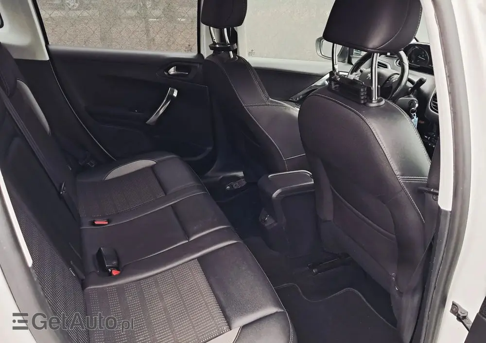 PEUGEOT 2008 BlueHDi 100 STOP & START Allure