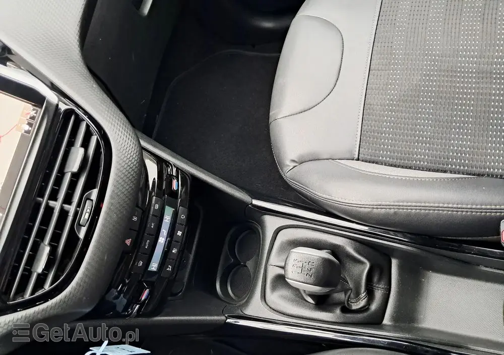 PEUGEOT 2008 BlueHDi 100 STOP & START Allure