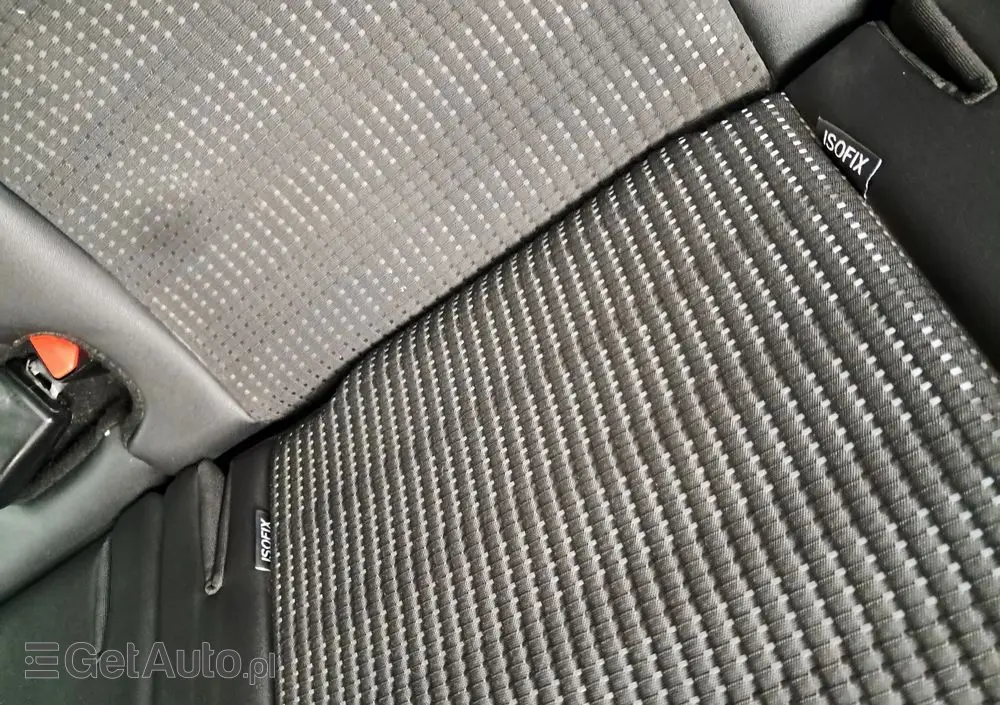 PEUGEOT 2008 BlueHDi 100 STOP & START Allure