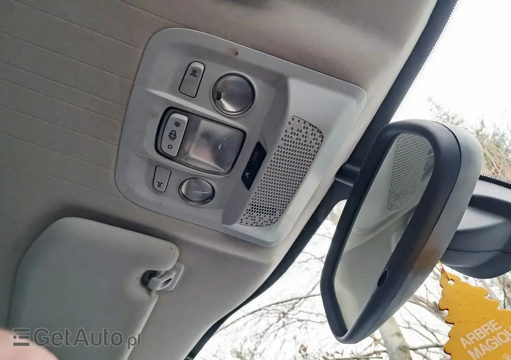 PEUGEOT 2008 BlueHDi 100 STOP & START Allure