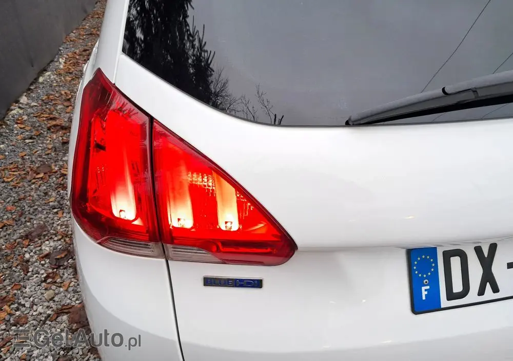 PEUGEOT 2008 BlueHDi 100 STOP & START Allure