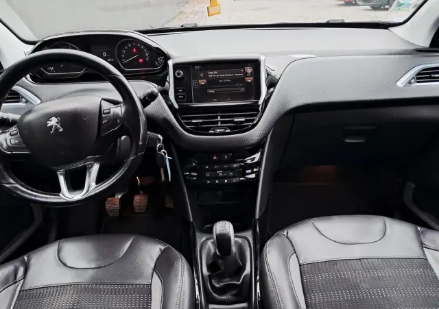 PEUGEOT 2008 BlueHDi 100 STOP & START Allure