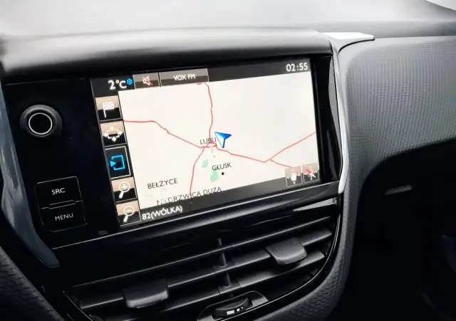 PEUGEOT 2008 BlueHDi 100 STOP & START Allure