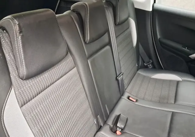 PEUGEOT 2008 BlueHDi 100 STOP & START Allure