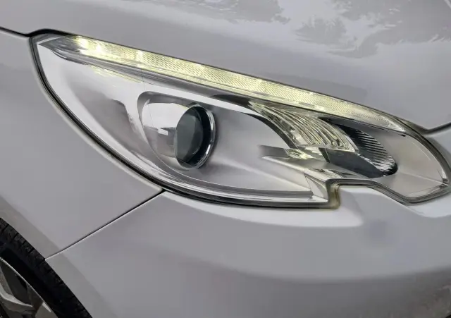 PEUGEOT 2008 BlueHDi 100 STOP & START Allure