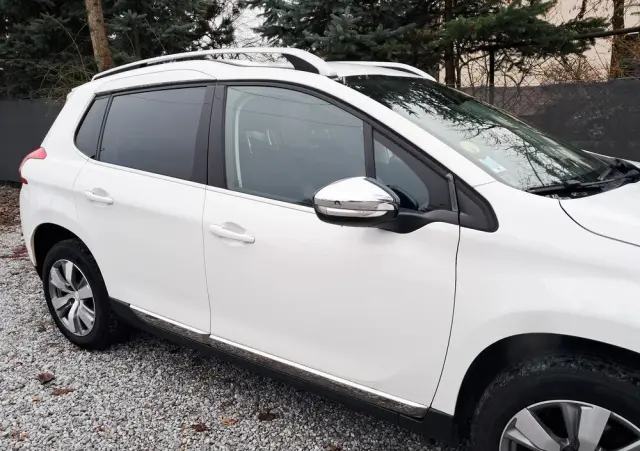 PEUGEOT 2008 BlueHDi 100 STOP & START Allure