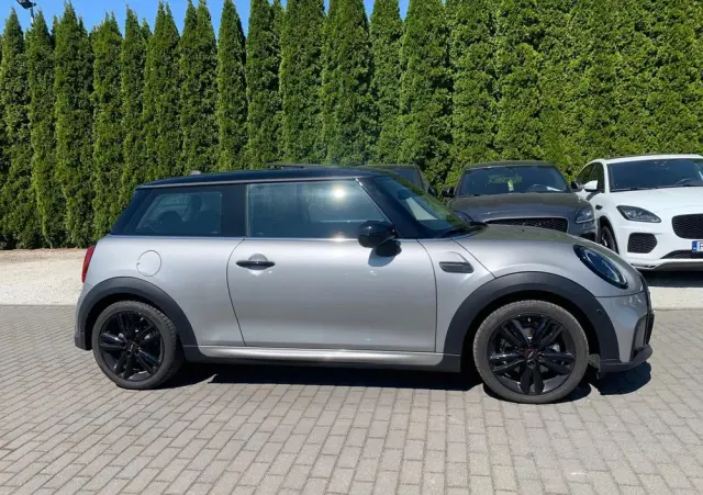 MINI Cooper John Works Trim