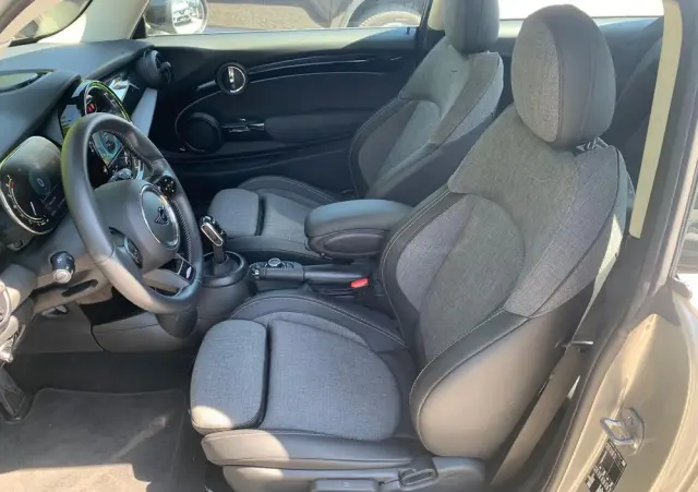 MINI Cooper John Works Trim