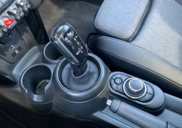 MINI Cooper John Works Trim