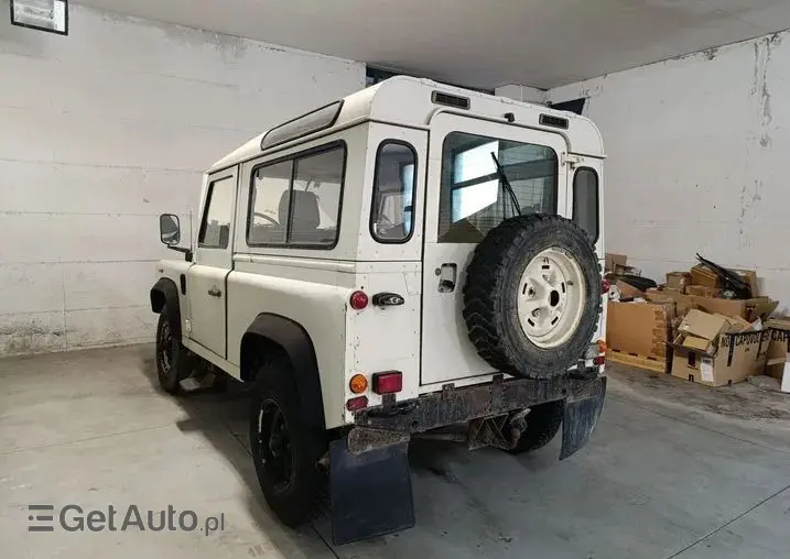 LAND ROVER Defender 