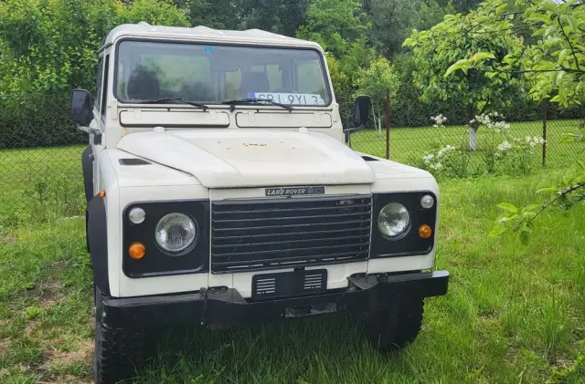 LAND ROVER Defender 