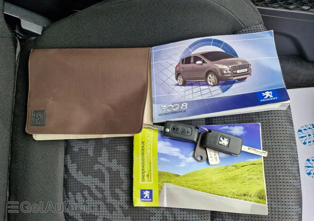 PEUGEOT 3008 