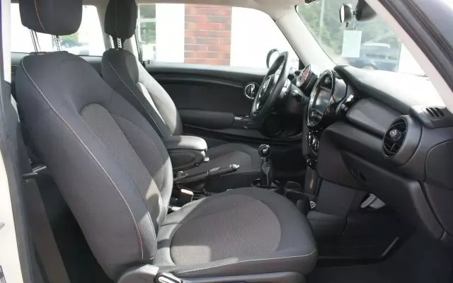 MINI Cooper Standard