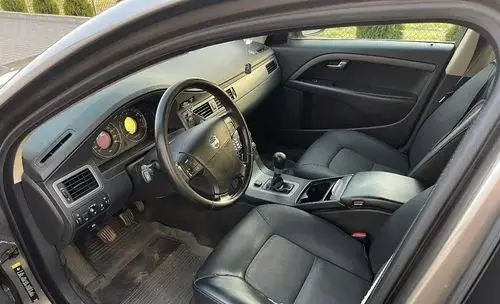 VOLVO V70 