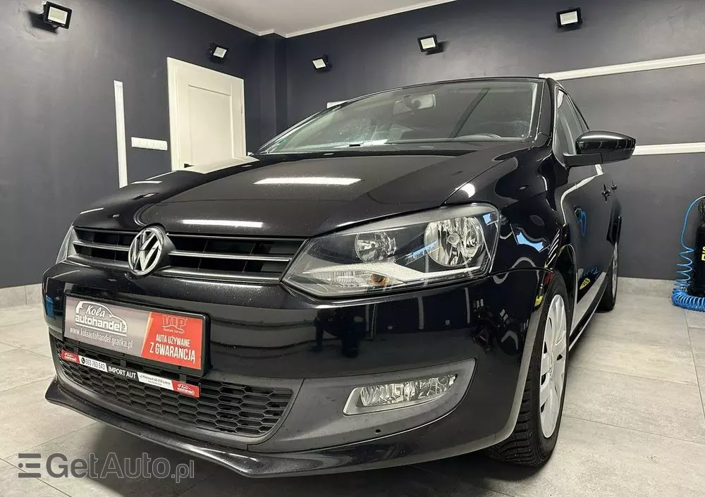 VOLKSWAGEN Polo 