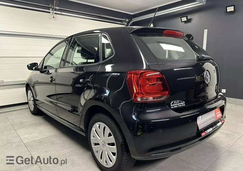 VOLKSWAGEN Polo 