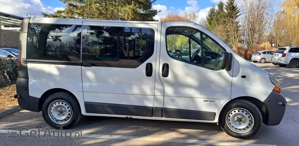 RENAULT Trafic 