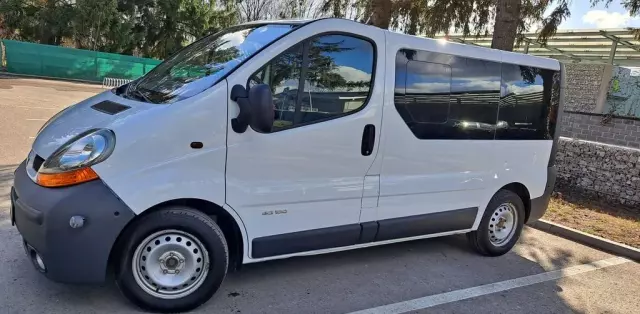 RENAULT Trafic 