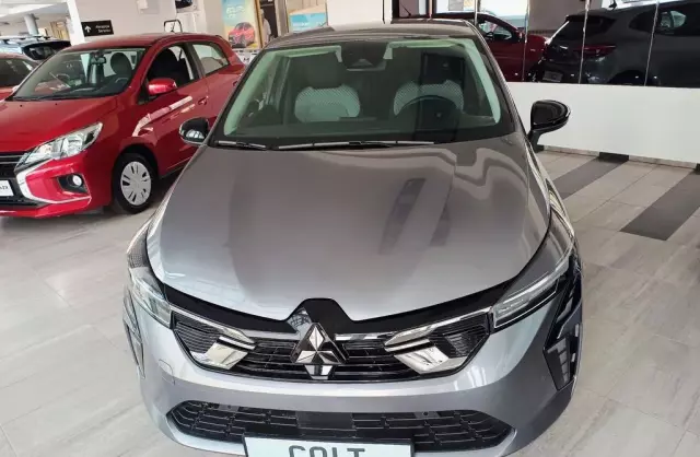 MITSUBISHI Colt 