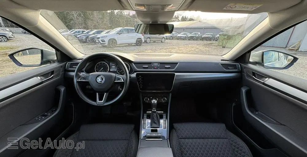 SKODA Superb 