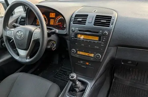 TOYOTA Avensis 