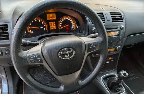 TOYOTA Avensis 