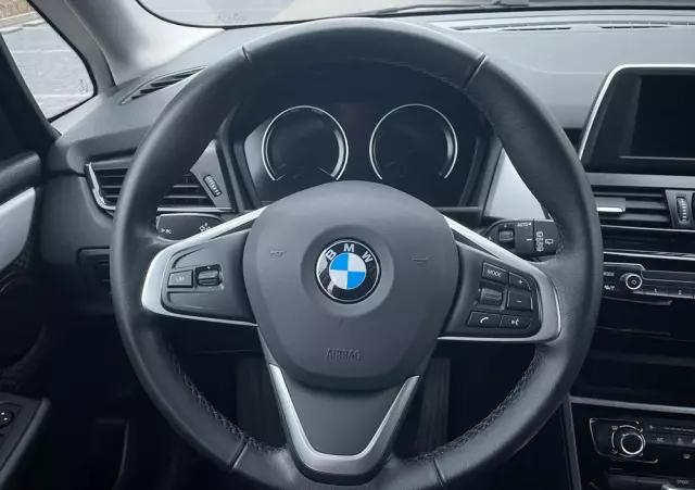 BMW Seria 2 216d