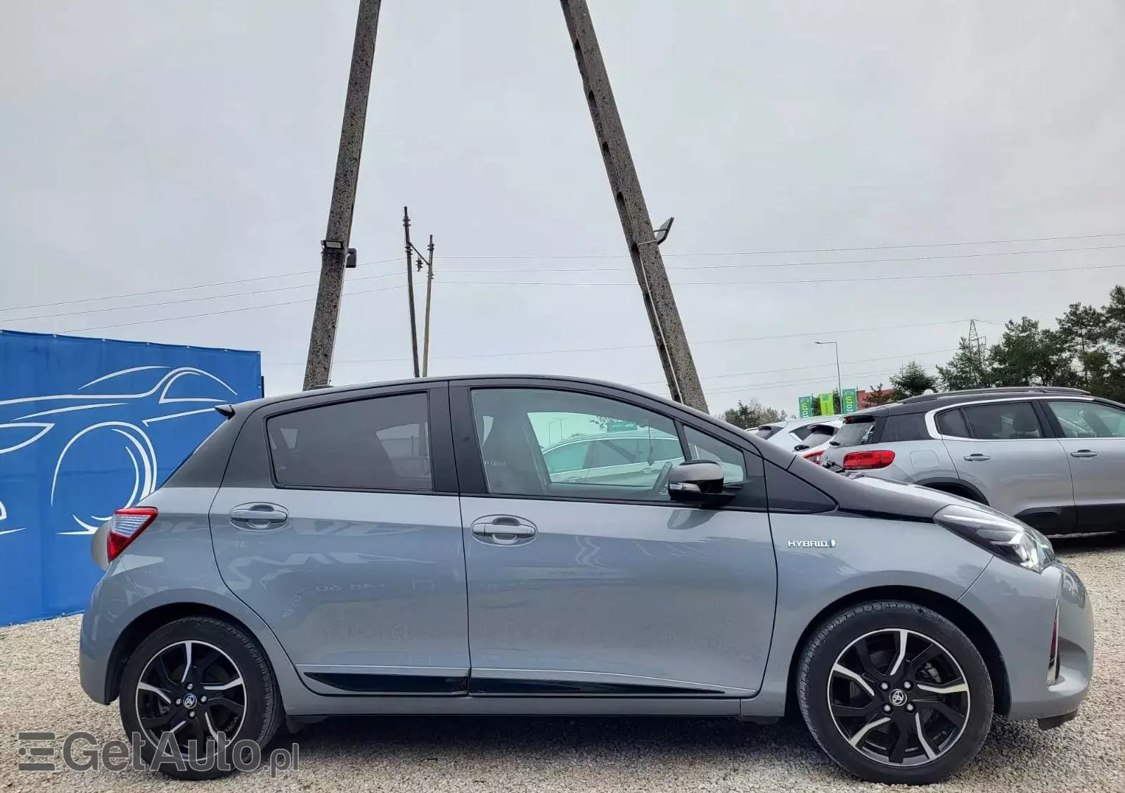 TOYOTA Yaris Hybrid 100 Active