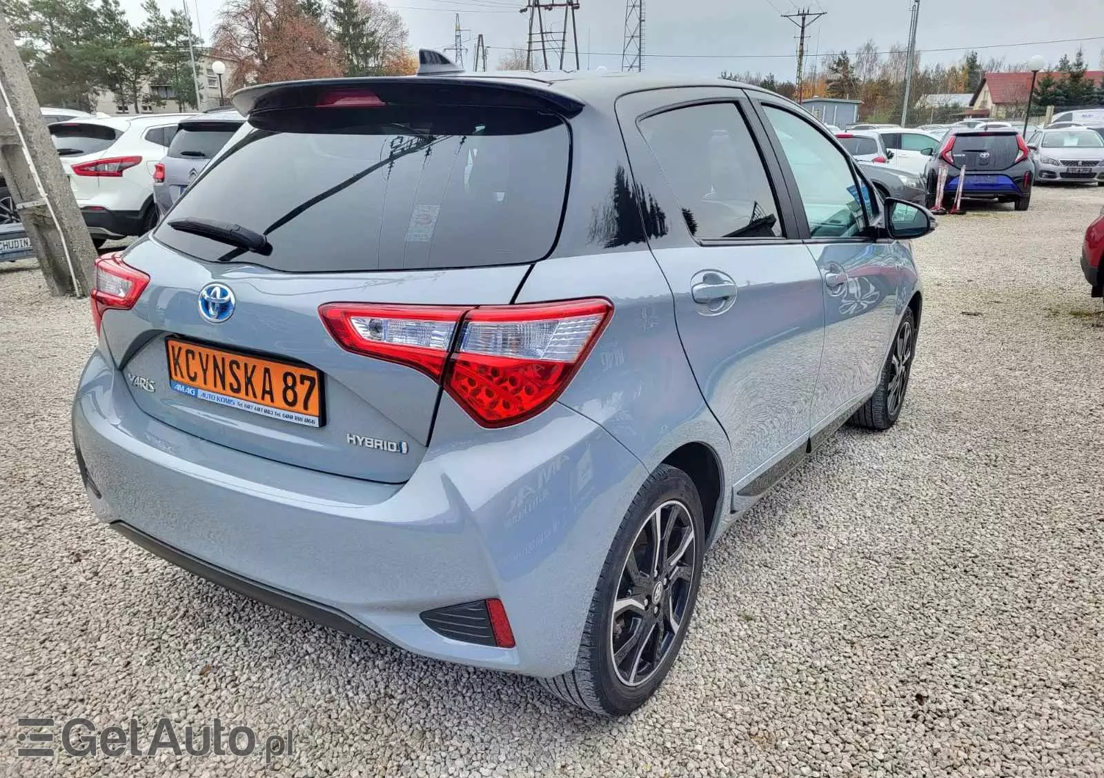 TOYOTA Yaris Hybrid 100 Active