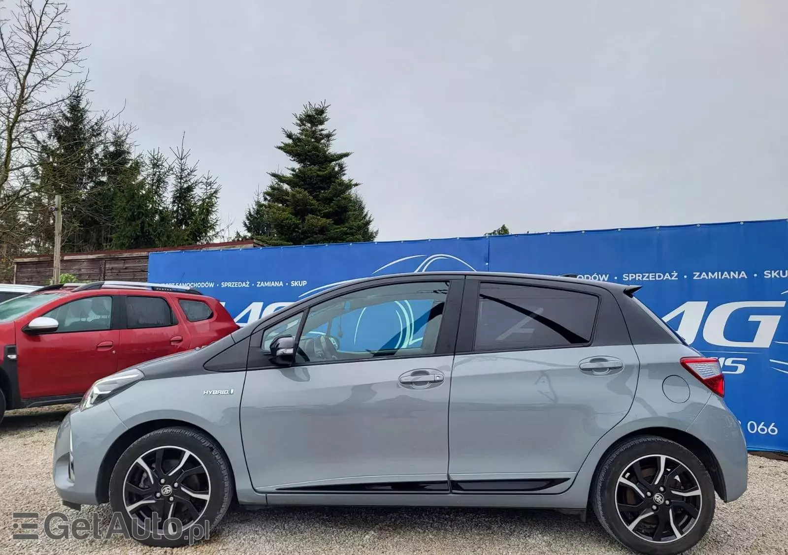 TOYOTA Yaris Hybrid 100 Active