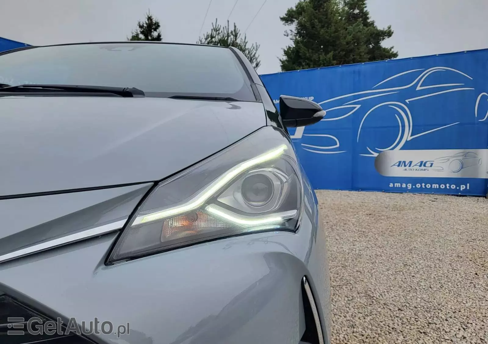 TOYOTA Yaris Hybrid 100 Active