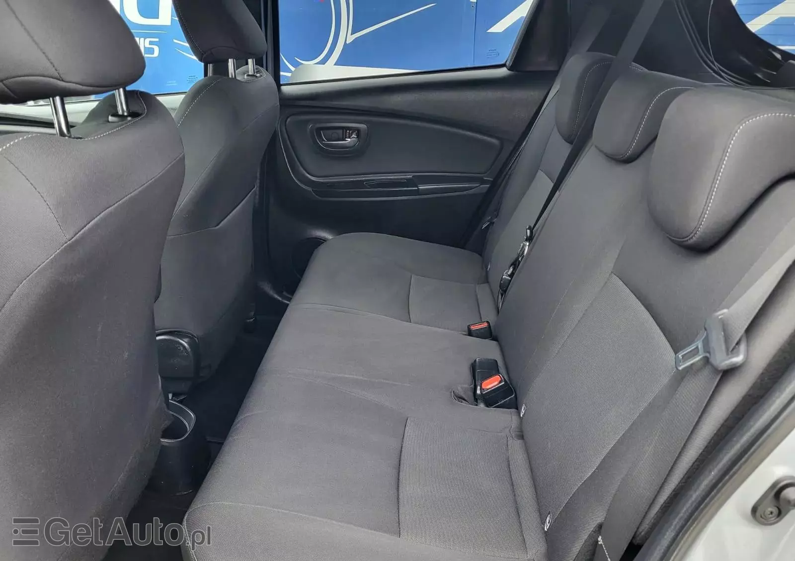 TOYOTA Yaris Hybrid 100 Active