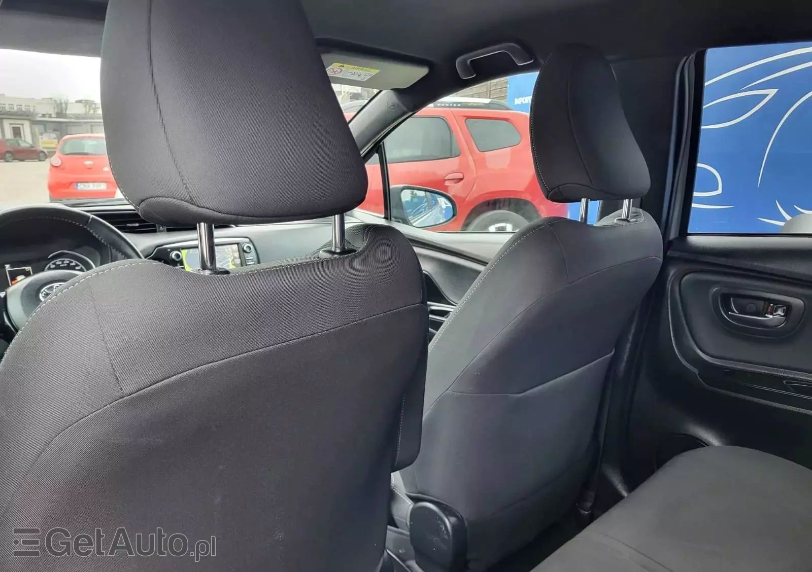 TOYOTA Yaris Hybrid 100 Active