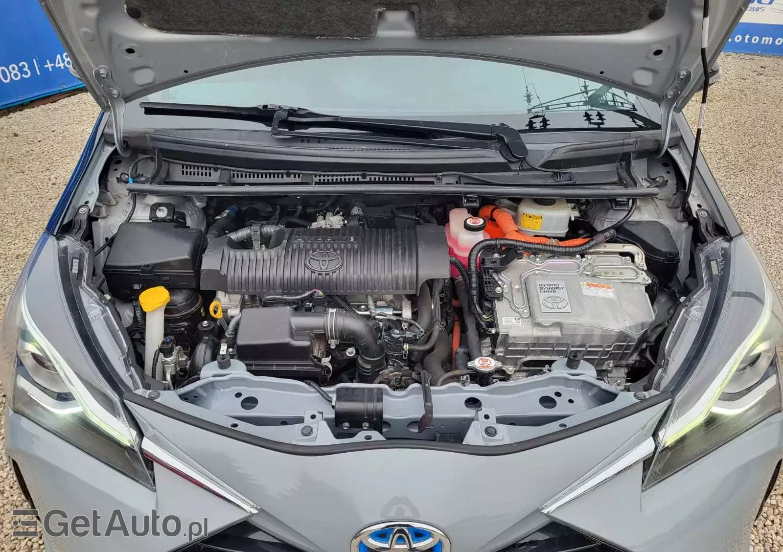 TOYOTA Yaris Hybrid 100 Active