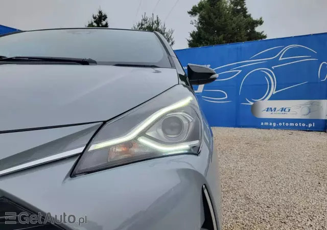 TOYOTA Yaris Hybrid 100 Active