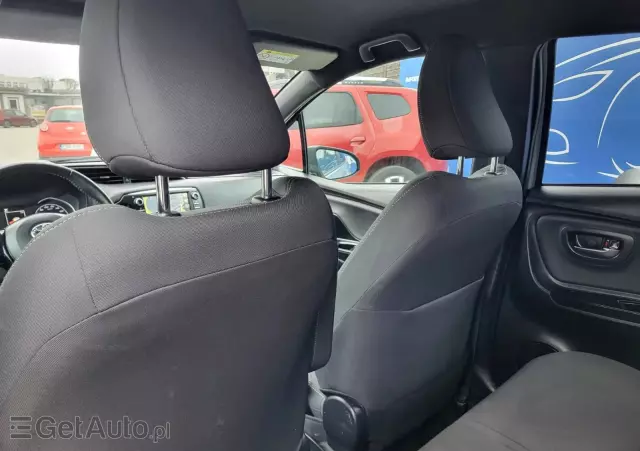 TOYOTA Yaris Hybrid 100 Active