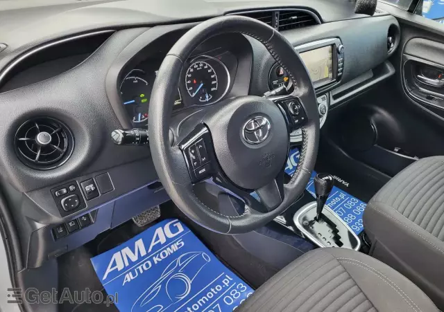 TOYOTA Yaris Hybrid 100 Active