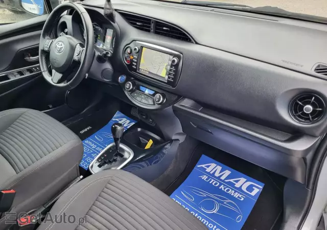 TOYOTA Yaris Hybrid 100 Active