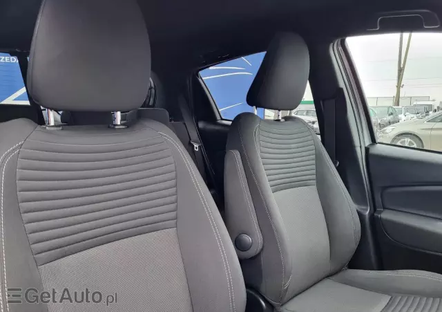 TOYOTA Yaris Hybrid 100 Active