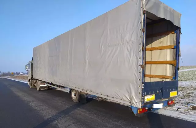 NACZEPA WELLMEYER SCS9 1 OSIOWA NACZEPA Naczepa 