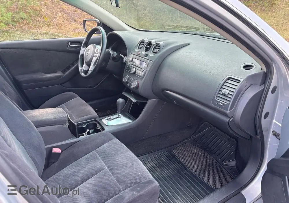 NISSAN Altima 