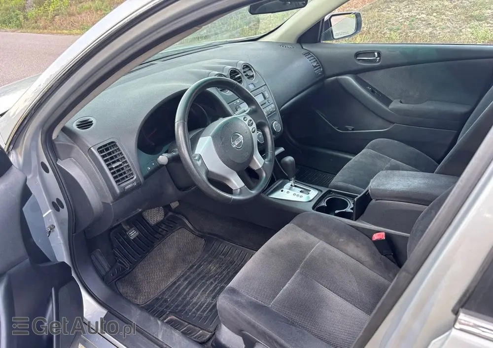 NISSAN Altima 